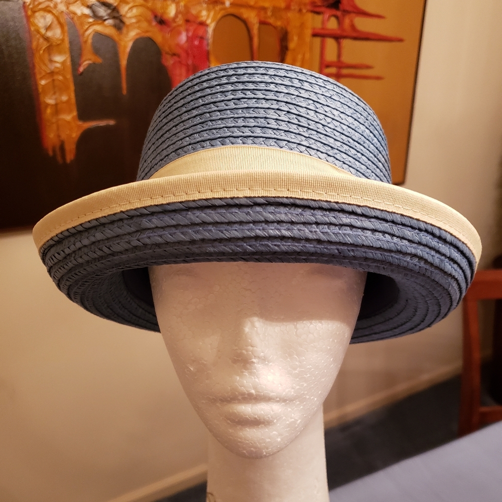 AUGUST STRAW HAT NWOT